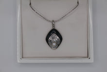 Load image into Gallery viewer, Nicole Barr pearl pendant
