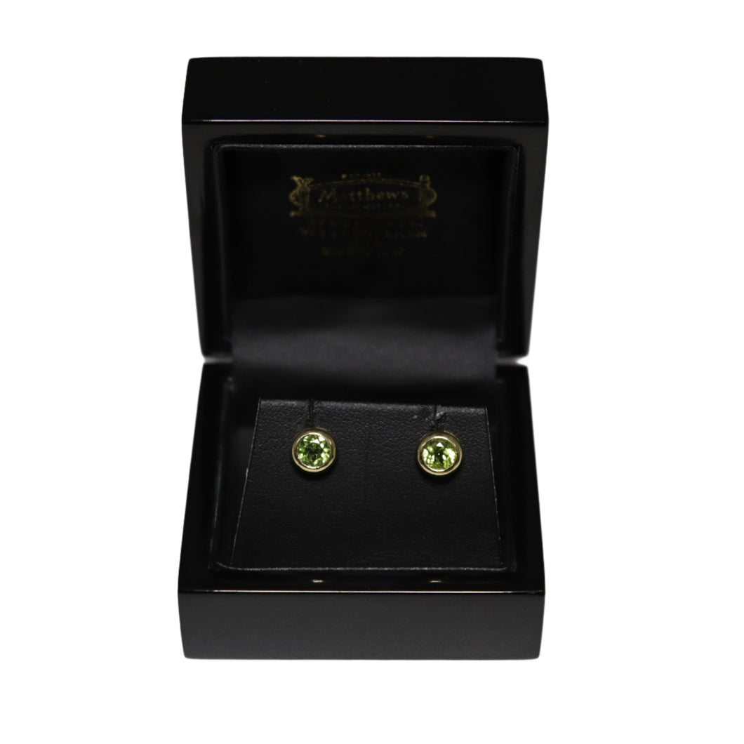 18ct Yellow Gold Peridot Stud Earrings