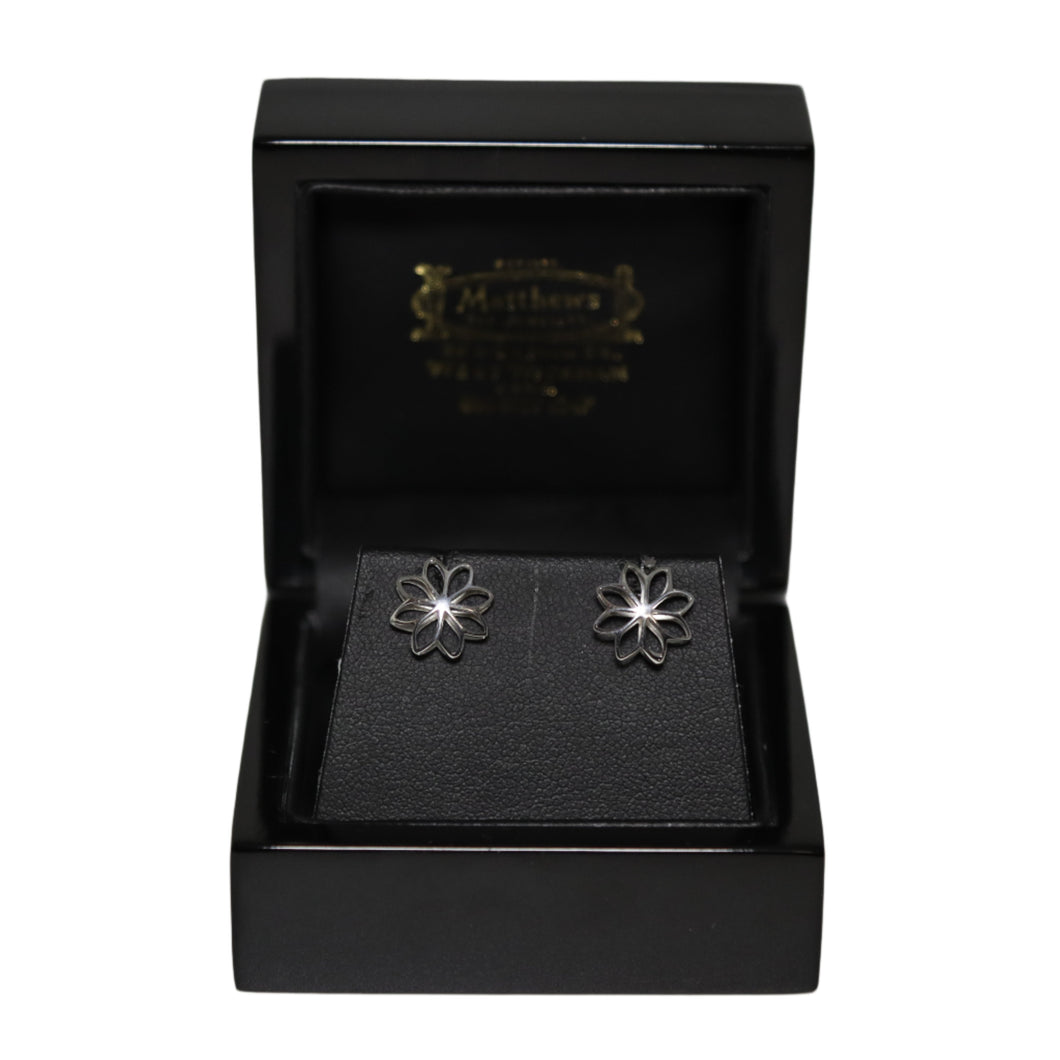 9ct White Gold Open Petal Flower Stud Earrings