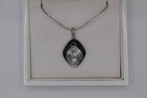 Nicole Barr pearl pendant