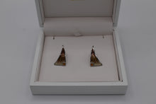 Load image into Gallery viewer, Nicole Barr sea shell inspired earrings
