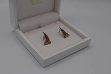 Load image into Gallery viewer, Nicole Barr sea shell inspired earrings
