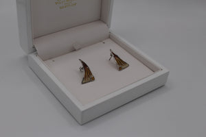 Nicole Barr sea shell inspired earrings