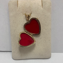 Load image into Gallery viewer, Secondhand 9ct Yellow Gold Heart Shape Half Engraved Locket SHJ
