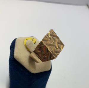 Secondhand 9ct Yellow Gold Abstract Pattern Square Signet Ring SHJ