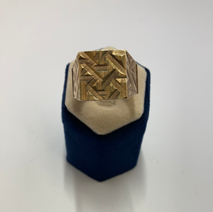 Secondhand 9ct Yellow Gold Abstract Pattern Square Signet Ring SHJ